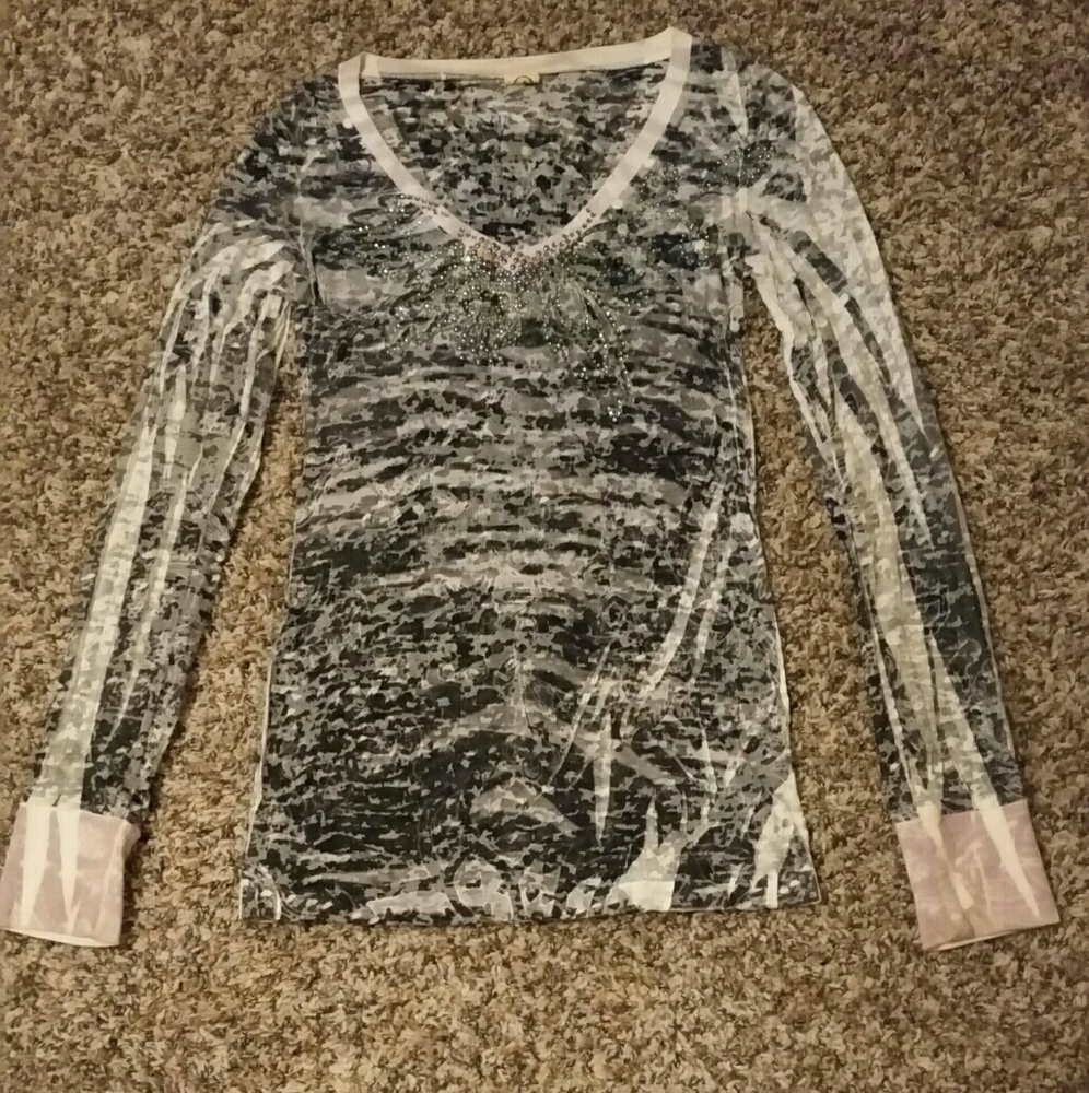 Multi colored long sleeve t shirt from the Buckle